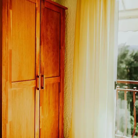 Apartment Doulos