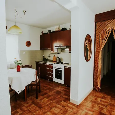 Doulos * ספליטסקה